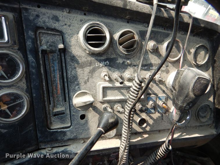 image for item DS8208 1993 Ford Aero Max L9000  water truck