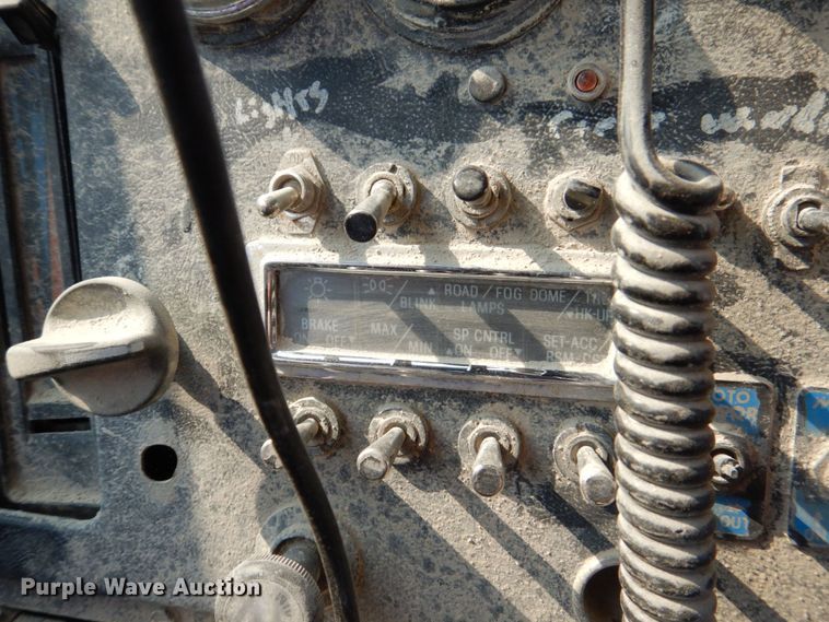 image for item DS8208 1993 Ford Aero Max L9000  water truck