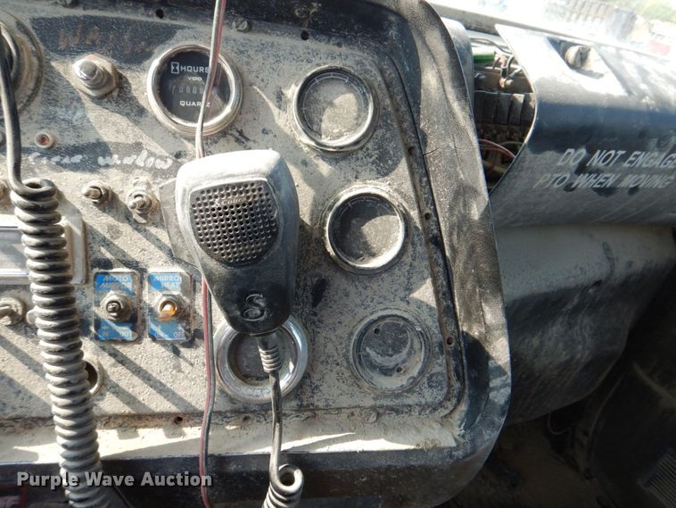 image for item DS8208 1993 Ford Aero Max L9000  water truck