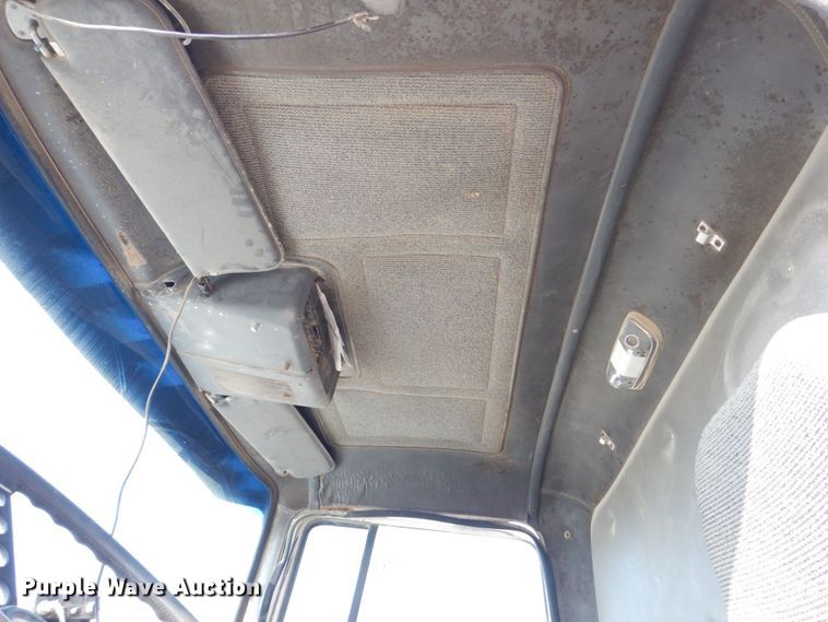 image for item DS8208 1993 Ford Aero Max L9000  water truck