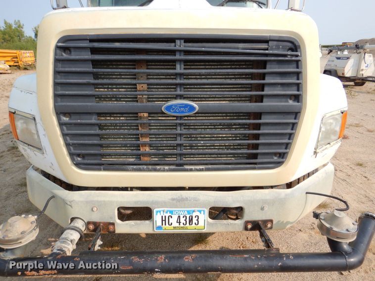 image for item DS8208 1993 Ford Aero Max L9000  water truck