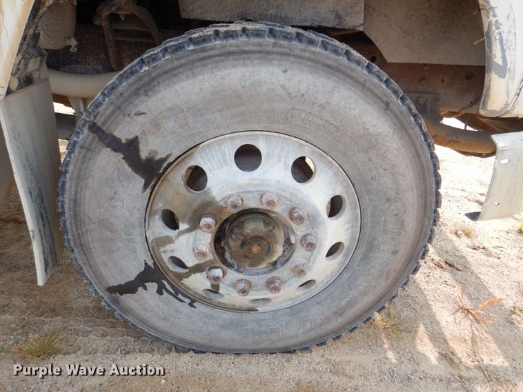 image for item DS8208 1993 Ford Aero Max L9000  water truck