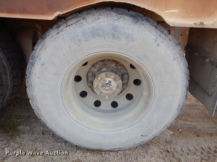 image for item DS8208 1993 Ford Aero Max L9000  water truck