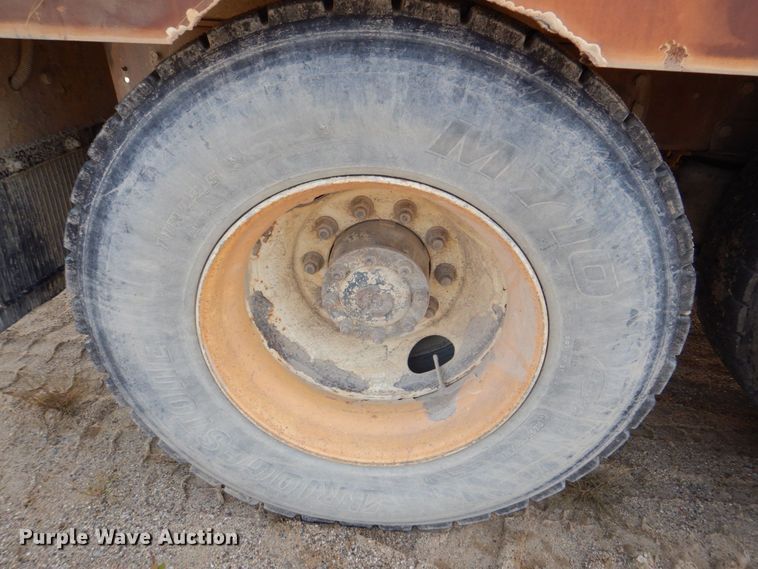 image for item DS8208 1993 Ford Aero Max L9000  water truck