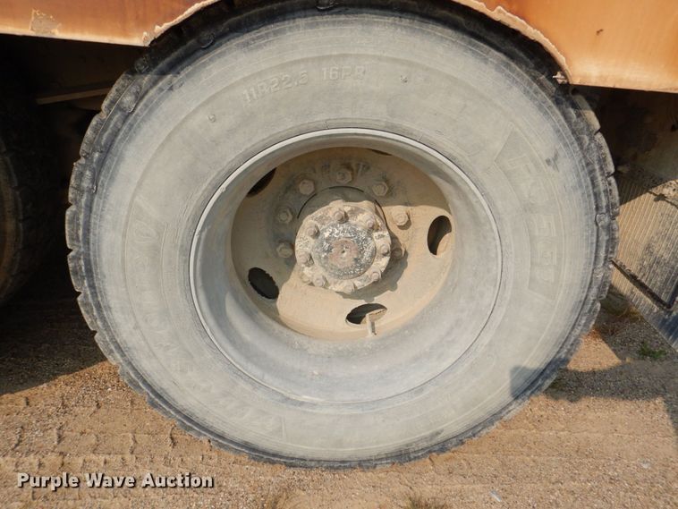 image for item DS8208 1993 Ford Aero Max L9000  water truck