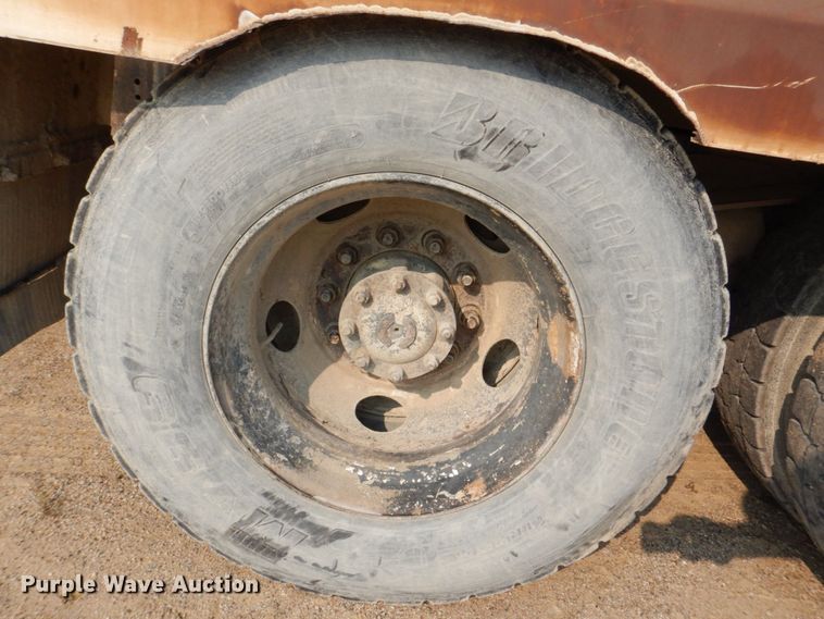 image for item DS8208 1993 Ford Aero Max L9000  water truck