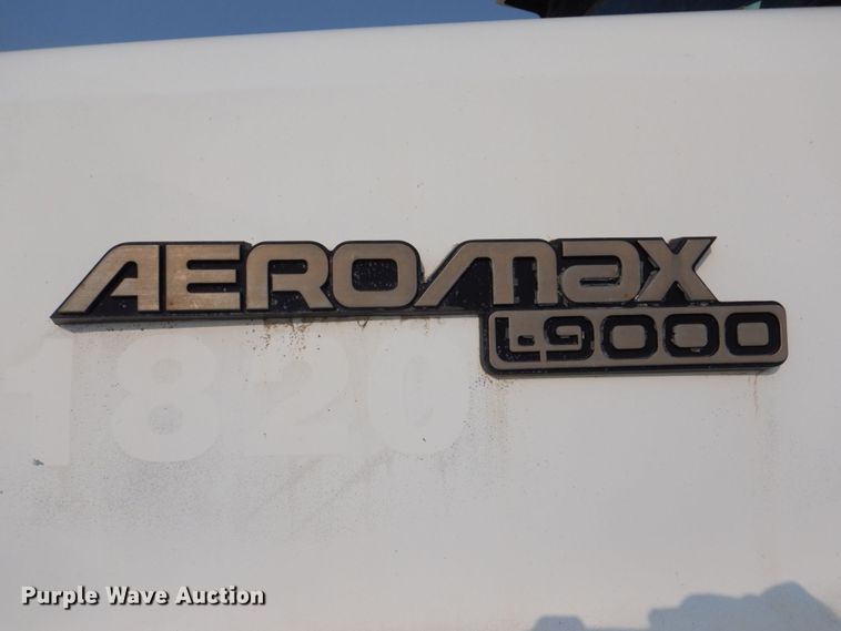 image for item DS8208 1993 Ford Aero Max L9000  water truck