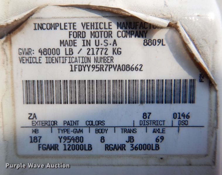 image for item DS8208 1993 Ford Aero Max L9000  water truck