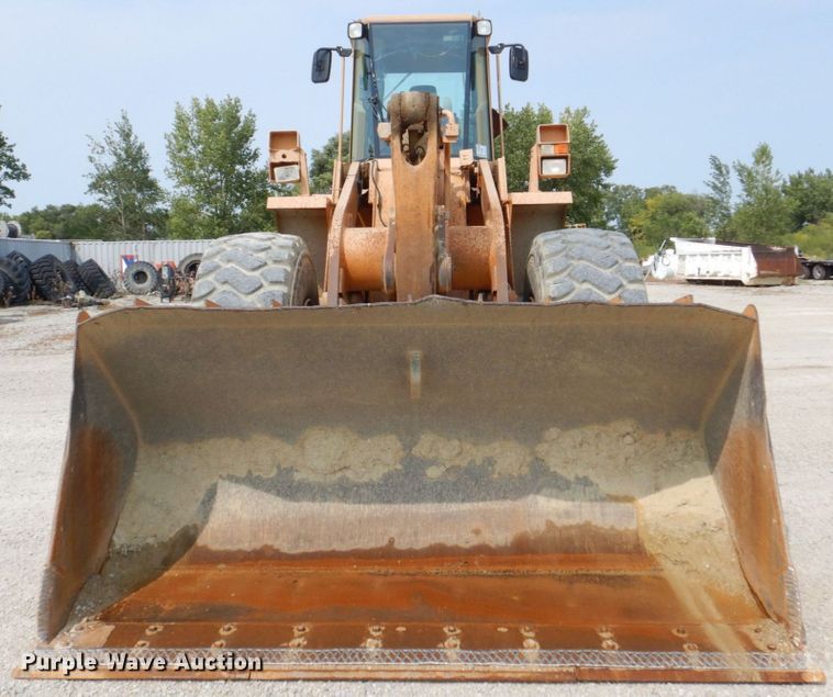 image for item DS8213 1995 Case 921  wheel loader