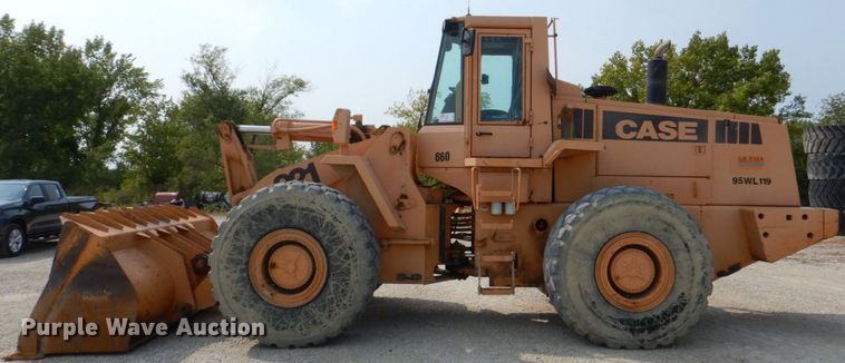 image for item DS8213 1995 Case 921  wheel loader
