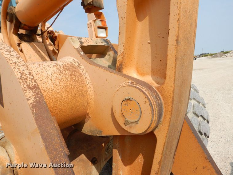 image for item DS8213 1995 Case 921  wheel loader