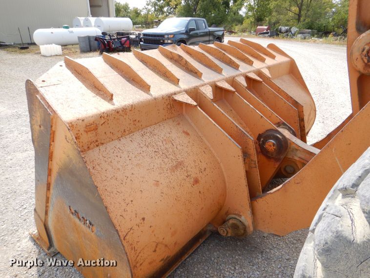 image for item DS8213 1995 Case 921  wheel loader