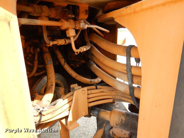 image for item DS8213 1995 Case 921  wheel loader