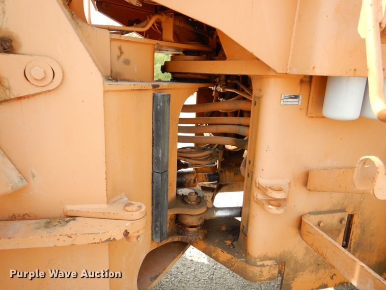 image for item DS8213 1995 Case 921  wheel loader