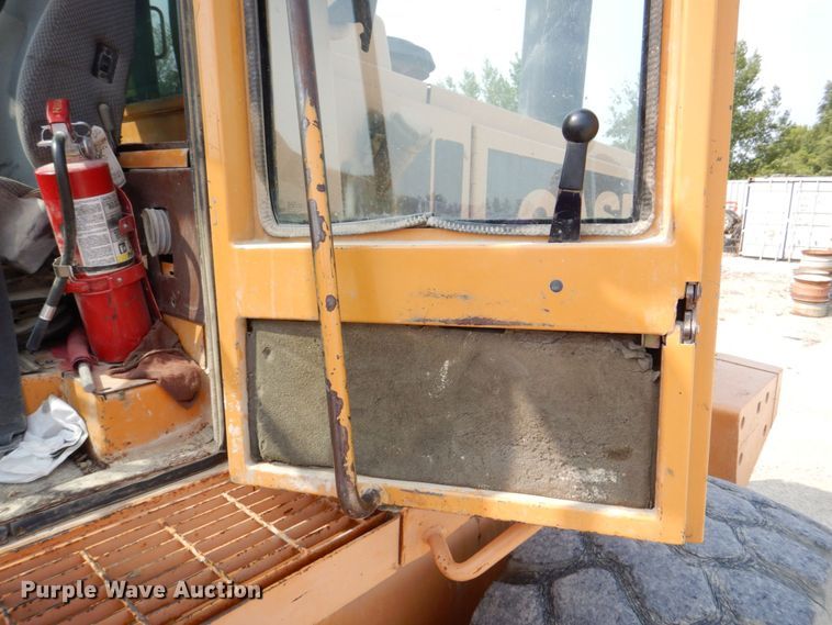 image for item DS8213 1995 Case 921  wheel loader