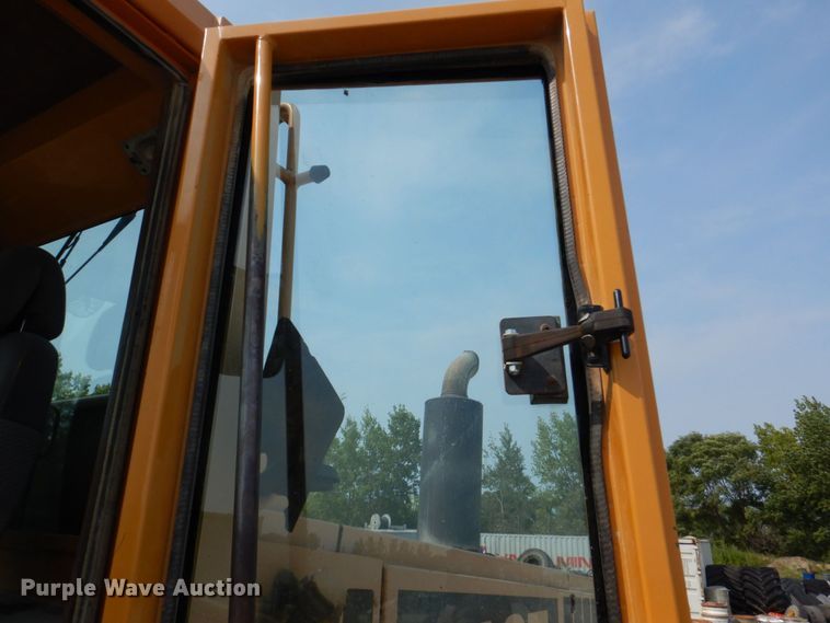 image for item DS8213 1995 Case 921  wheel loader