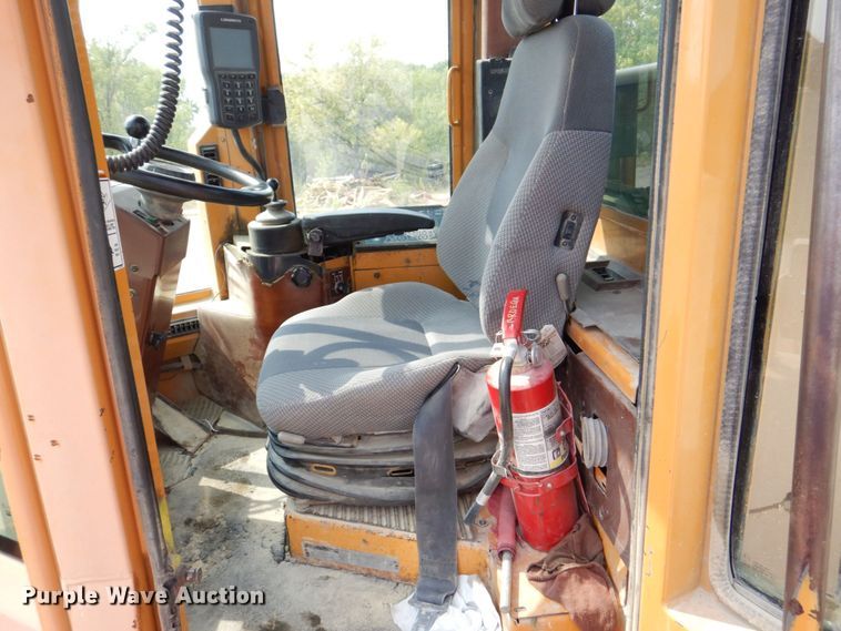 image for item DS8213 1995 Case 921  wheel loader