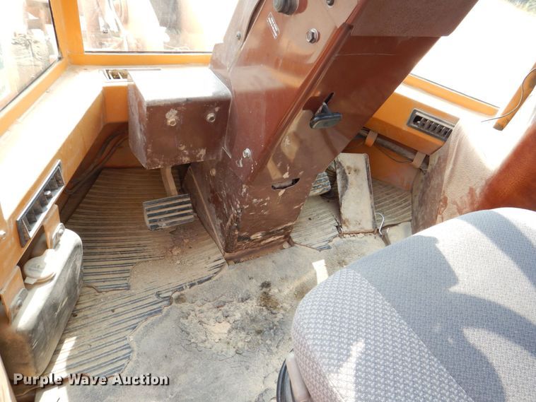 image for item DS8213 1995 Case 921  wheel loader