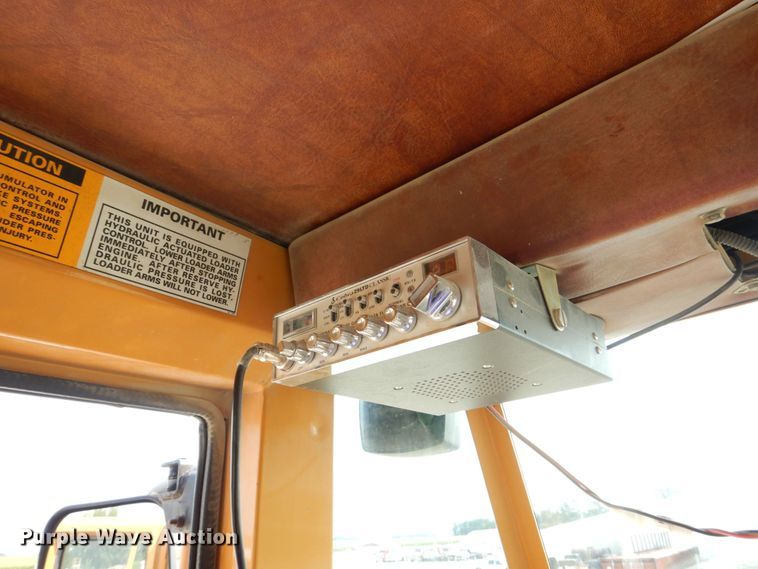 image for item DS8213 1995 Case 921  wheel loader