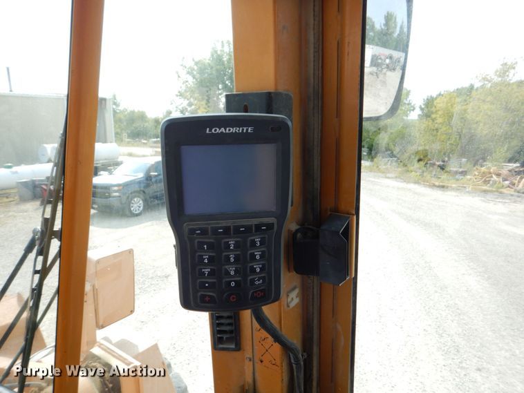 image for item DS8213 1995 Case 921  wheel loader