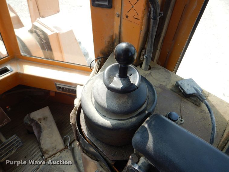 image for item DS8213 1995 Case 921  wheel loader