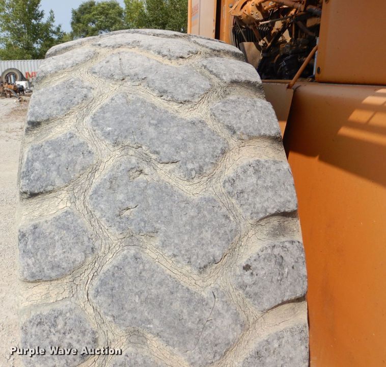 image for item DS8213 1995 Case 921  wheel loader