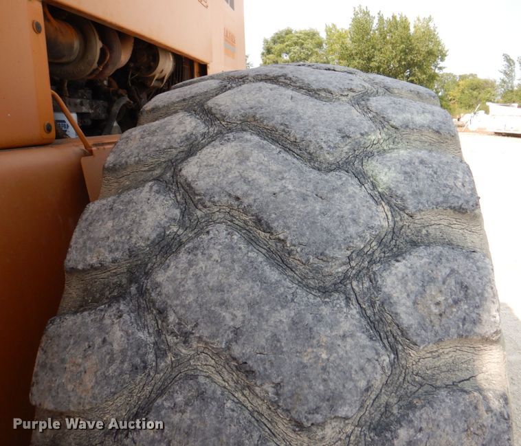 image for item DS8213 1995 Case 921  wheel loader