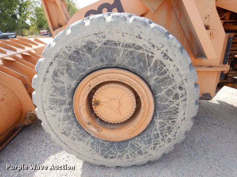 image for item DS8213 1995 Case 921  wheel loader