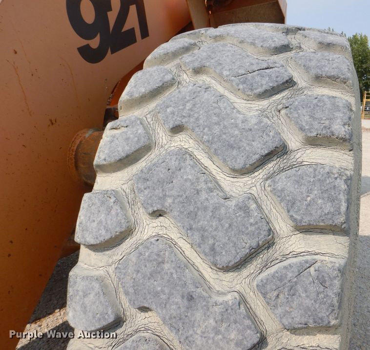 image for item DS8213 1995 Case 921  wheel loader