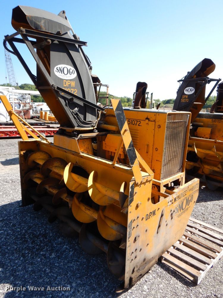 Snogo MP3D snow blower in East Troy, WI Item DS8223 sold Purple Wave