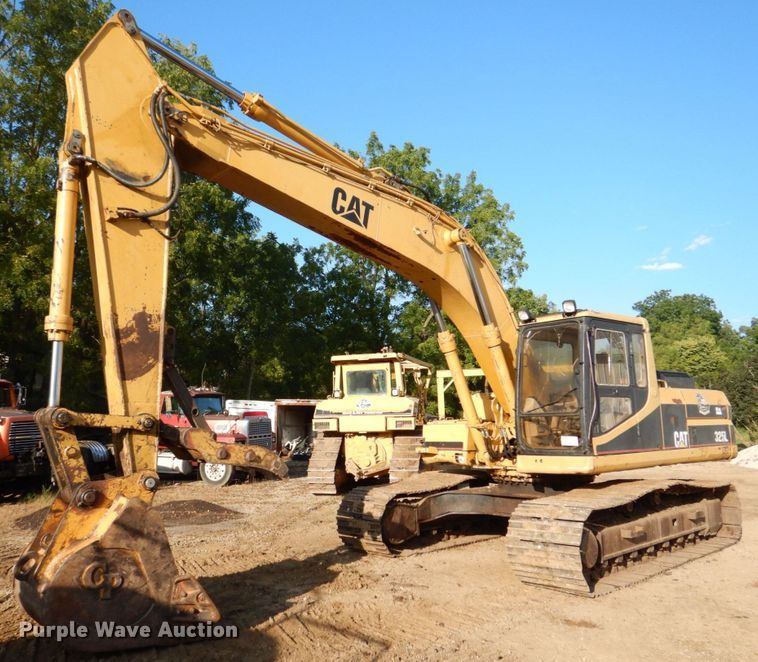 image for item DS8227 1993 Caterpillar 325L  excavator