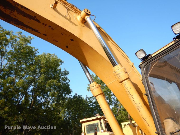 image for item DS8227 1993 Caterpillar 325L  excavator