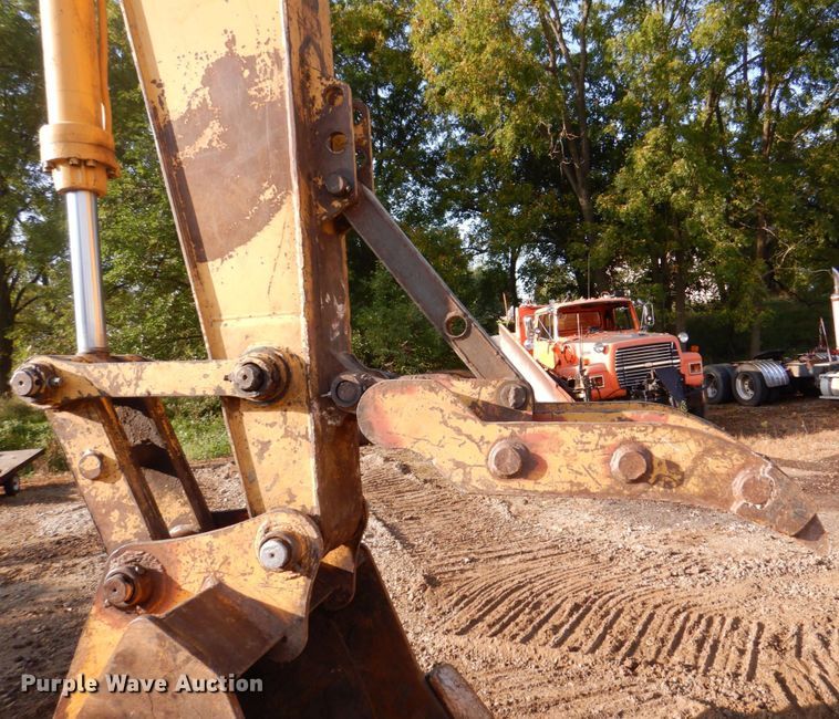 image for item DS8227 1993 Caterpillar 325L  excavator