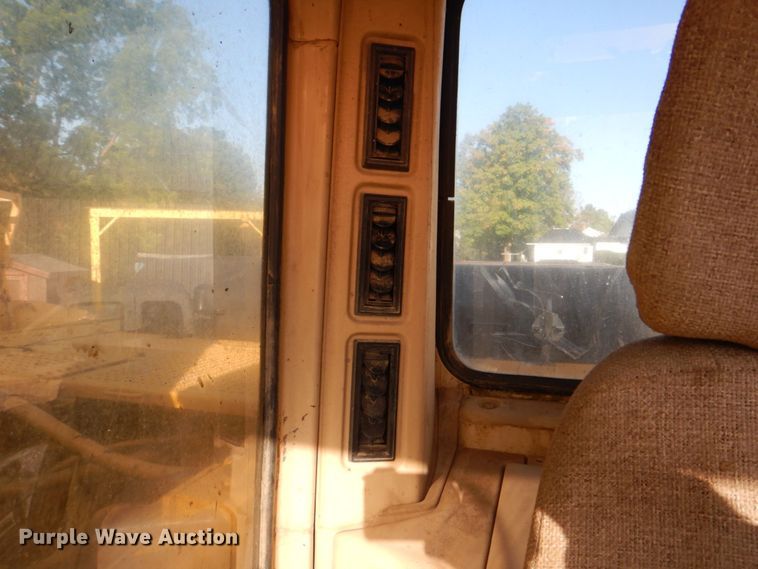 image for item DS8227 1993 Caterpillar 325L  excavator