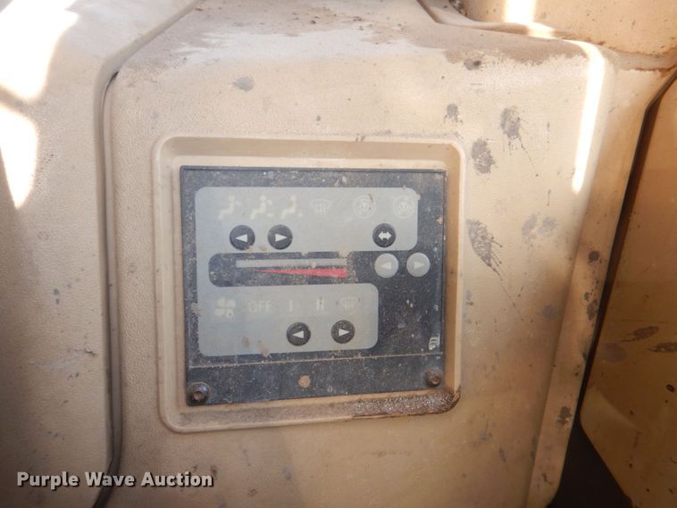 image for item DS8227 1993 Caterpillar 325L  excavator