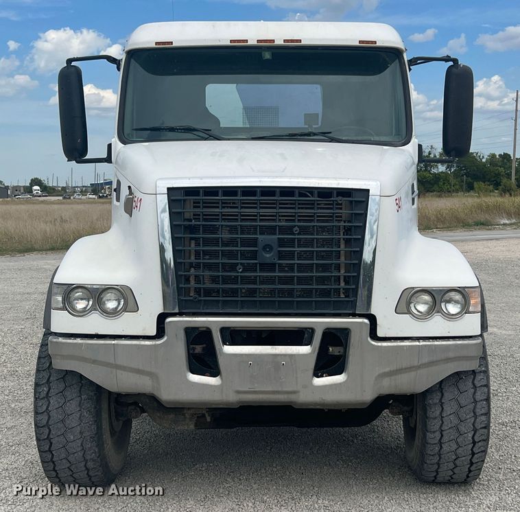 image for item IA9107 2002 Volvo VHD  ready mix truck