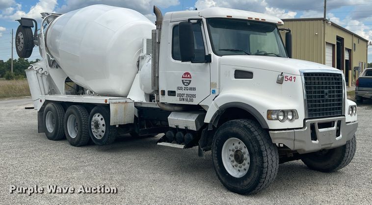 image for item IA9107 2002 Volvo VHD  ready mix truck