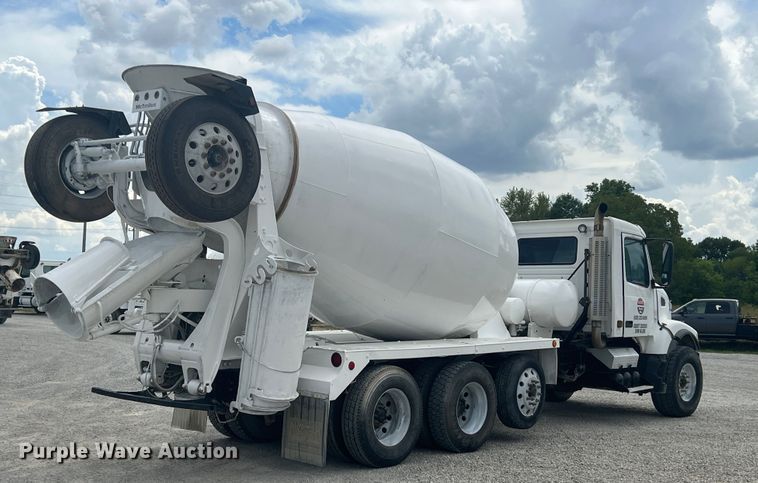 image for item IA9107 2002 Volvo VHD  ready mix truck
