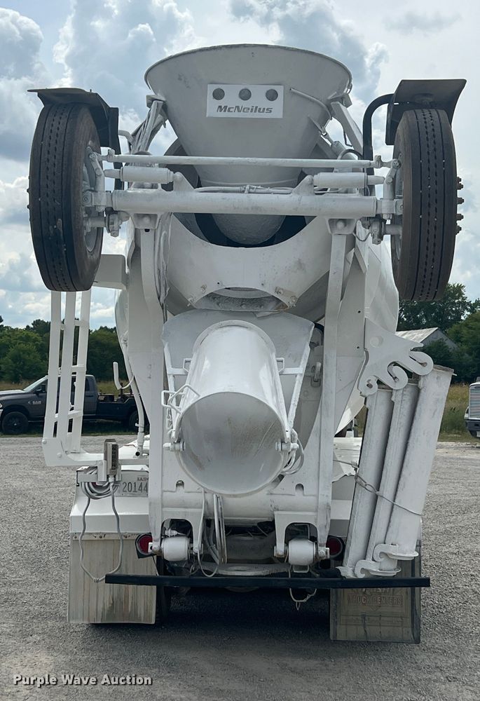 image for item IA9107 2002 Volvo VHD  ready mix truck