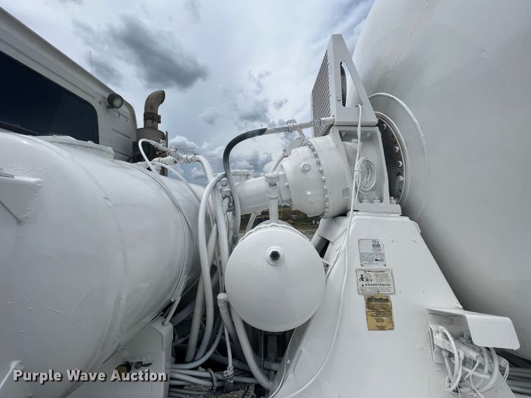 image for item IA9107 2002 Volvo VHD  ready mix truck