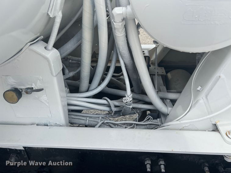 image for item IA9107 2002 Volvo VHD  ready mix truck