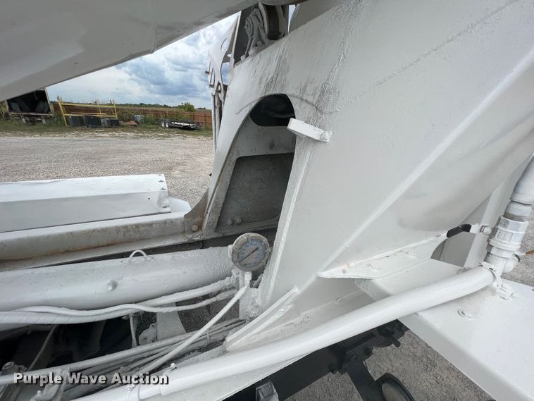 image for item IA9107 2002 Volvo VHD  ready mix truck