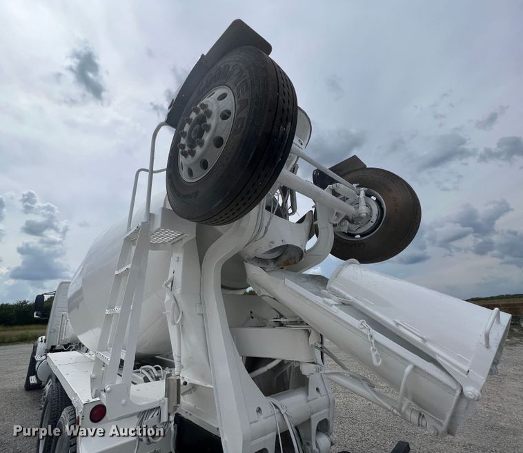 image for item IA9107 2002 Volvo VHD  ready mix truck