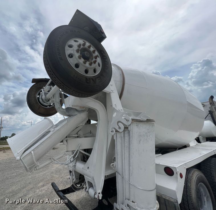 image for item IA9107 2002 Volvo VHD  ready mix truck