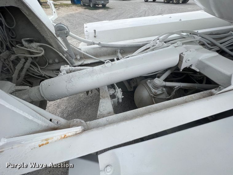 image for item IA9107 2002 Volvo VHD  ready mix truck