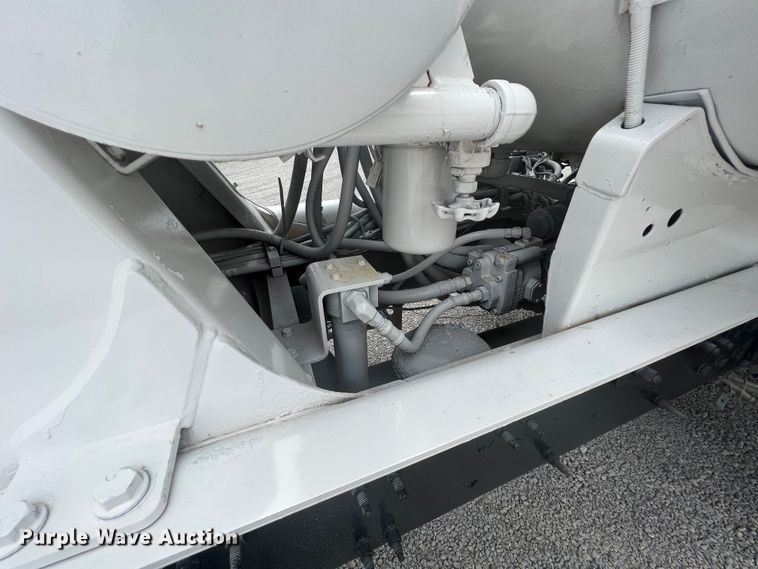 image for item IA9107 2002 Volvo VHD  ready mix truck