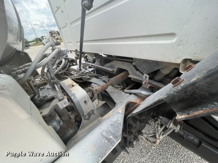 image for item IA9107 2002 Volvo VHD  ready mix truck
