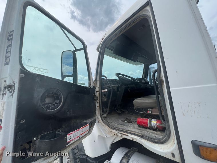 image for item IA9107 2002 Volvo VHD  ready mix truck