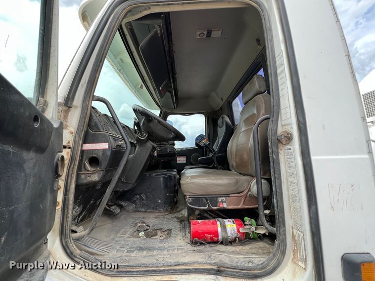 image for item IA9107 2002 Volvo VHD  ready mix truck