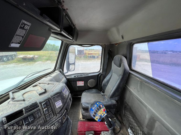 image for item IA9107 2002 Volvo VHD  ready mix truck